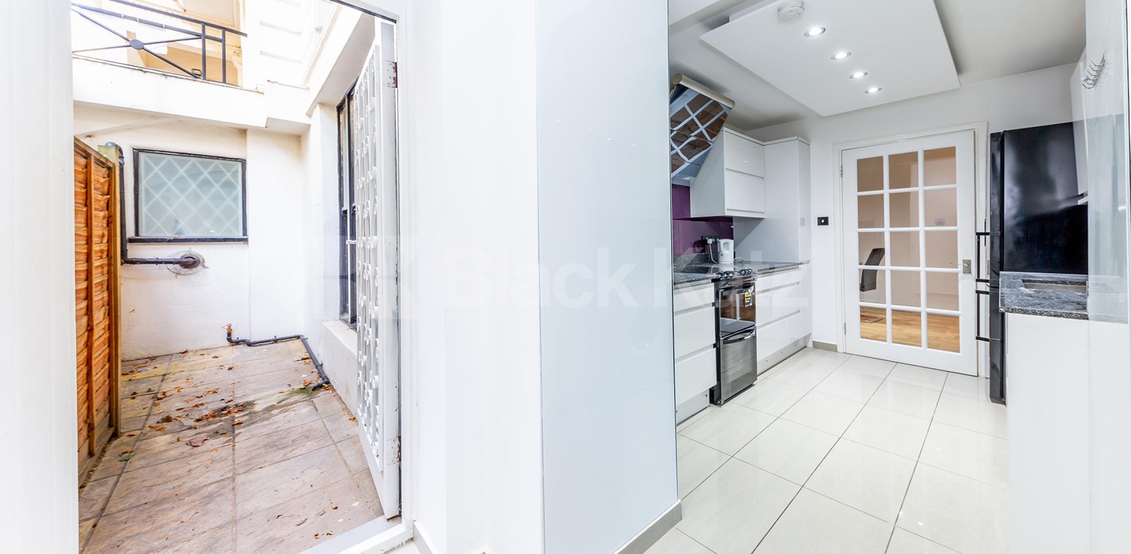 			STUNNING TWO BED!, 2 Bedroom, 1 bath, 1 reception Flat			 Queens Gardens, LANCASTER GATE